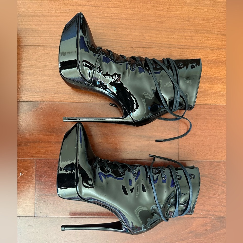 Black patent leather Saint Laurent boots - Picture 6 of 6